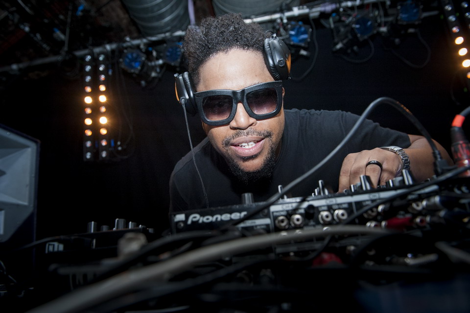 Curiouser & Curiouser: Felix Da Housecat